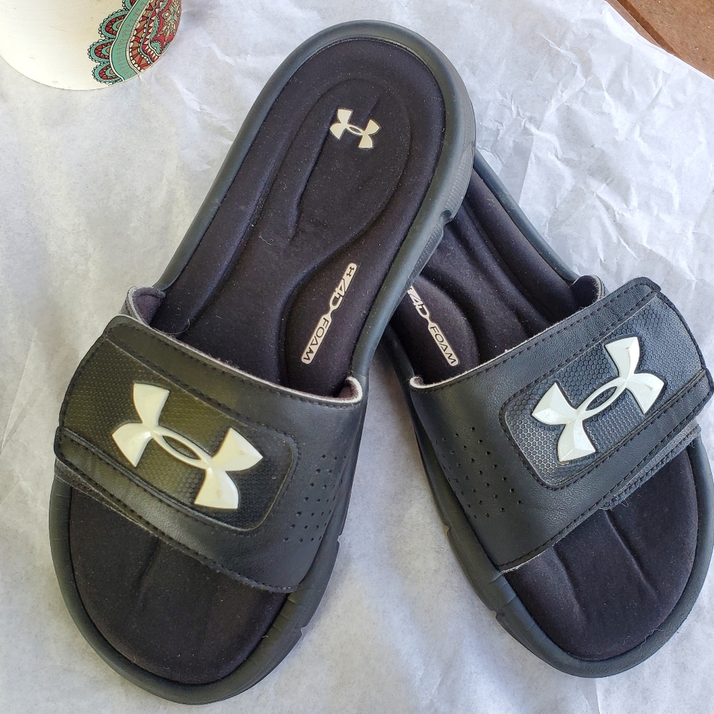 Under Armour Kids Slides Black White Logo Sandals Size 4Y Grade School Comfort S